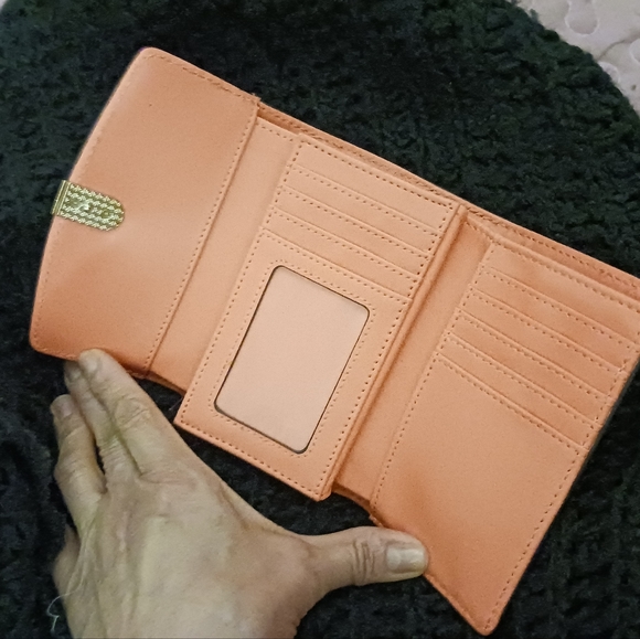NWOT WALLET in coral multi-compartment - Picture 3 of 4